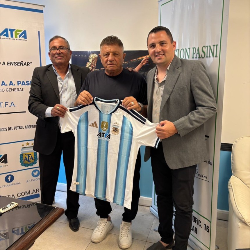HIST&Oacute;RICO: SANTA CRUZ YA TIENE SU PRIMERA ESCUELA DE ENTRENADORES DE F&Uacute;TBOL 